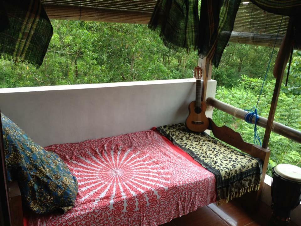 Vh Surf Camp Apartment Pacitan Exterior photo